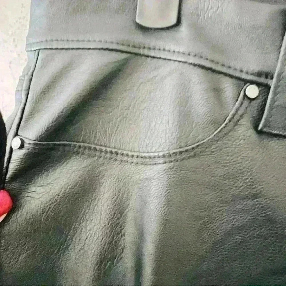 BLANKNYC 31 Womens Faux Leather Bold Mob Wife Body Con Dancing Flirty Retro Pant - Picture 7 of 11